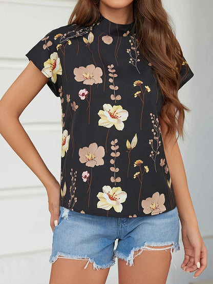 Women’s fashion: versatile floral print design, exquisite collar buttoned short-sleeved top.
